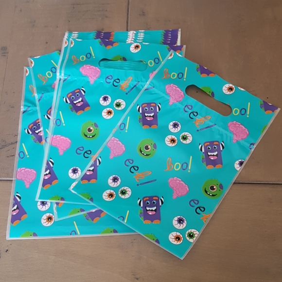 🎃 CLEARANCE 13 Pcs Halloween Eek Boo Favor Bags Loot Bags Treat Bags 6.25x6.25" - Picture 1 of 9